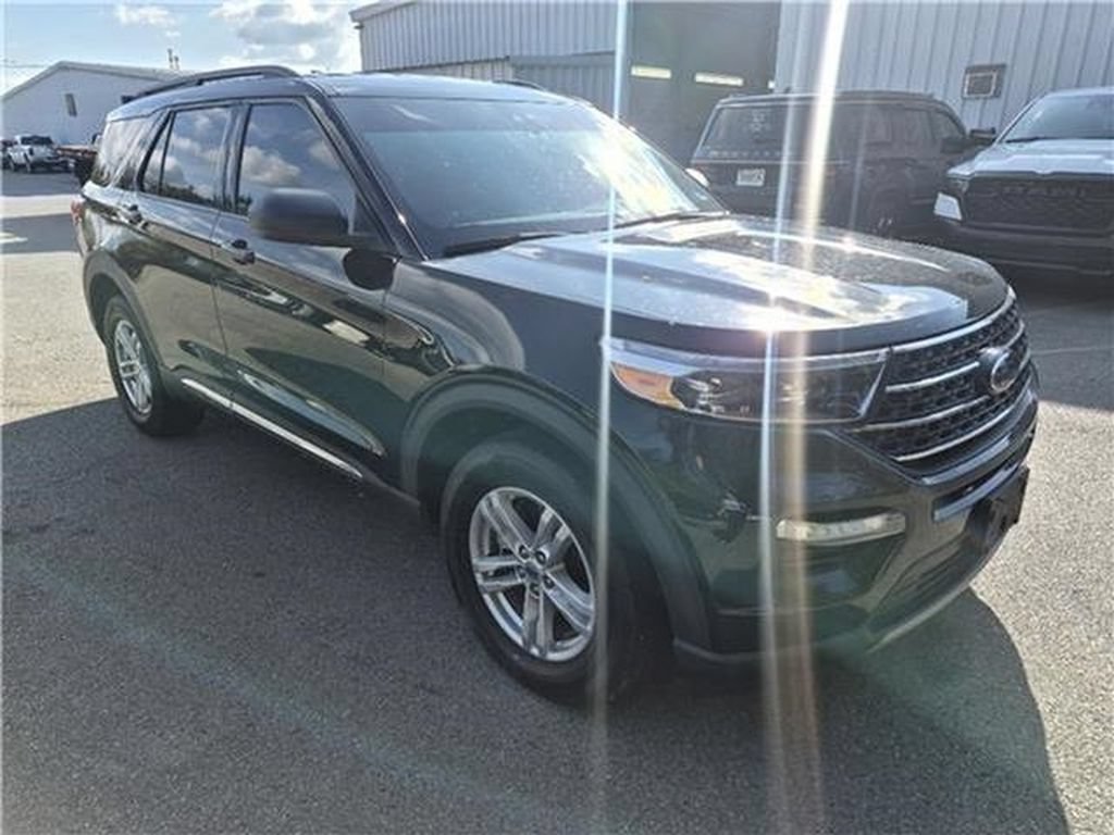 Used 2022 Ford Explorer XLT w/ Equipment Group 202A AWD/4WD image 49