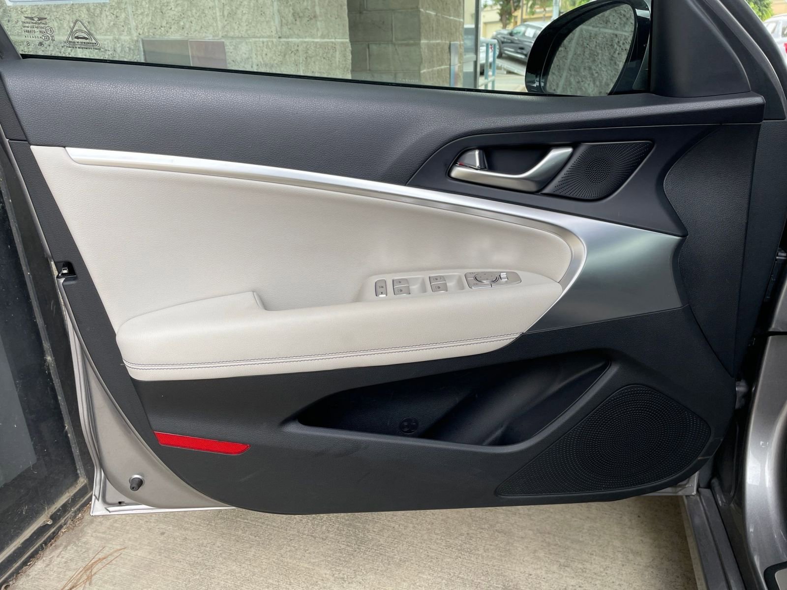 Used 2025 Genesis G70 2.5T image 20