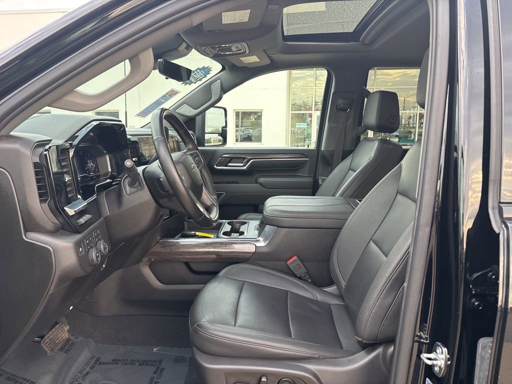 Used 2024 Chevrolet Silverado 2500 LTZ w/ LTZ Plus Package image 14