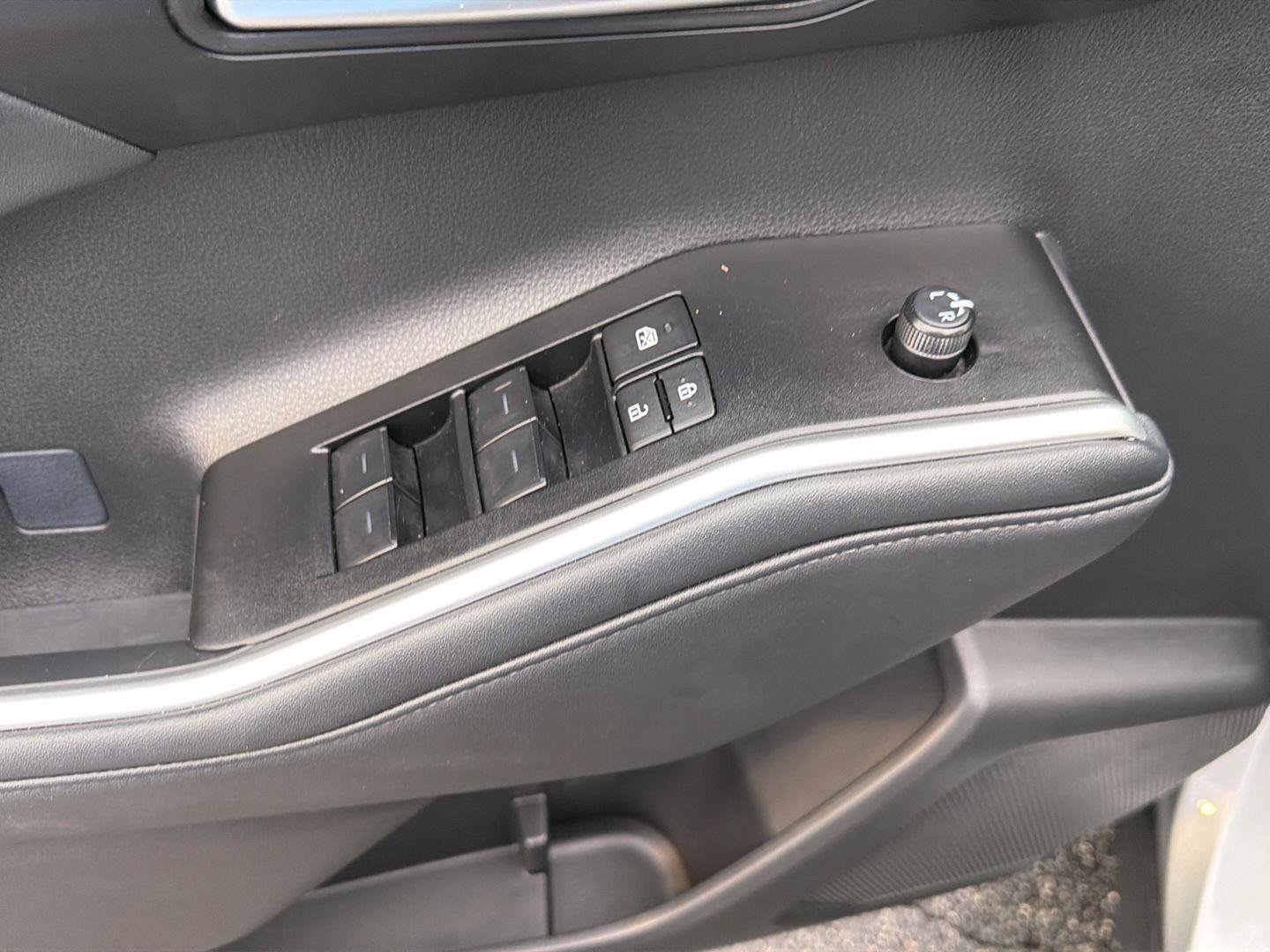 Certified 2025 Toyota Highlander XLE FWD image 34