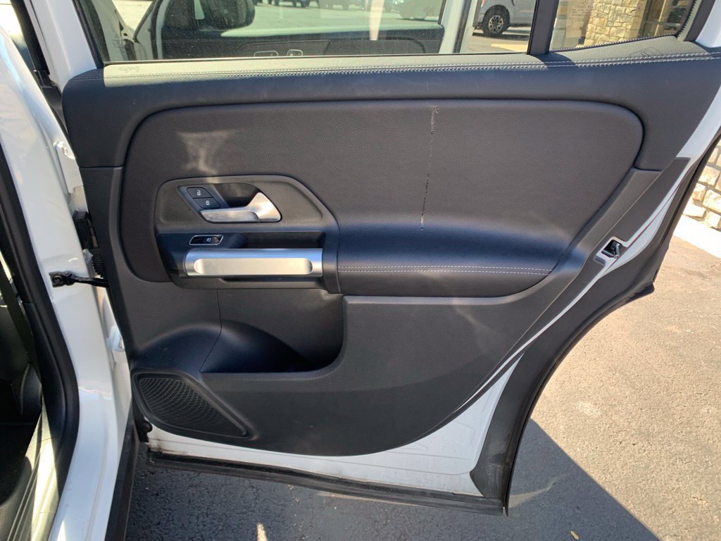 Used 2023 Mercedes-Benz GLB 250 4MATIC image 43