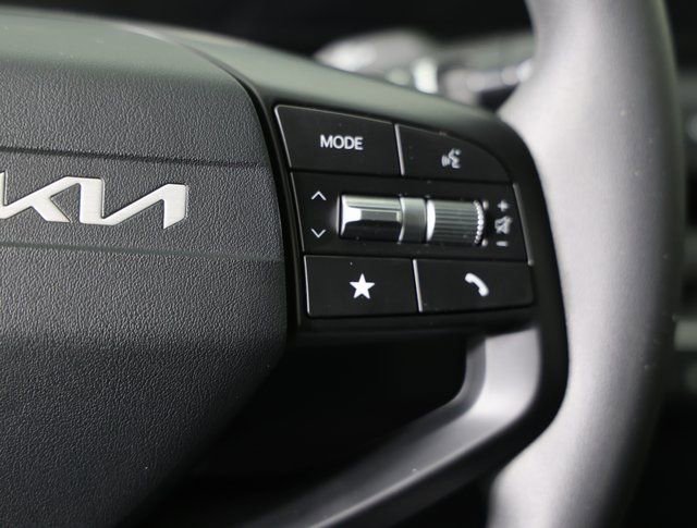 New 2026 Kia K4 LXS image 13