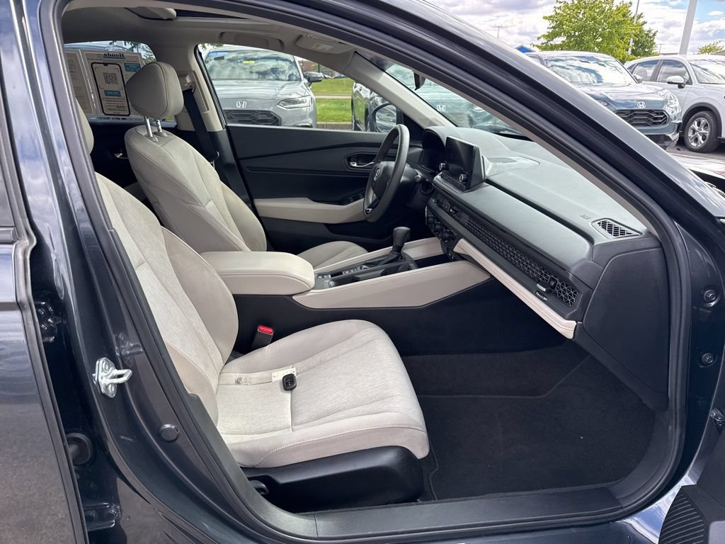 Used 2025 Honda Accord SE image 36