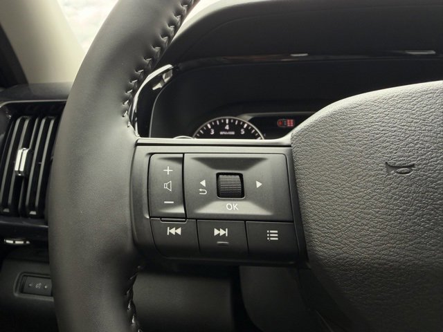 New 2026 Nissan Pathfinder S image 18