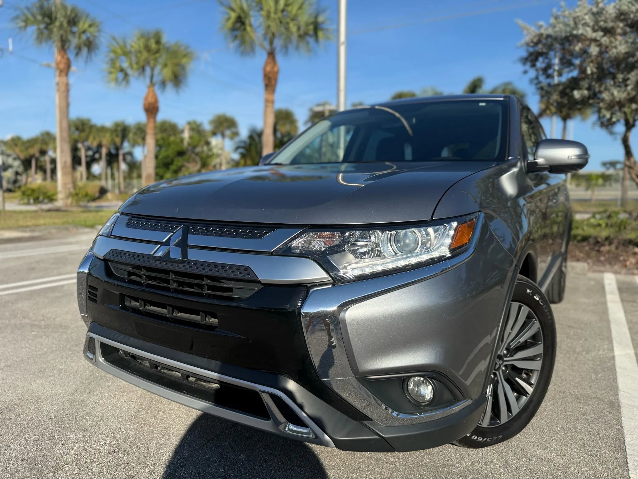 Used 2019 Mitsubishi Outlander SEL FWD image 2