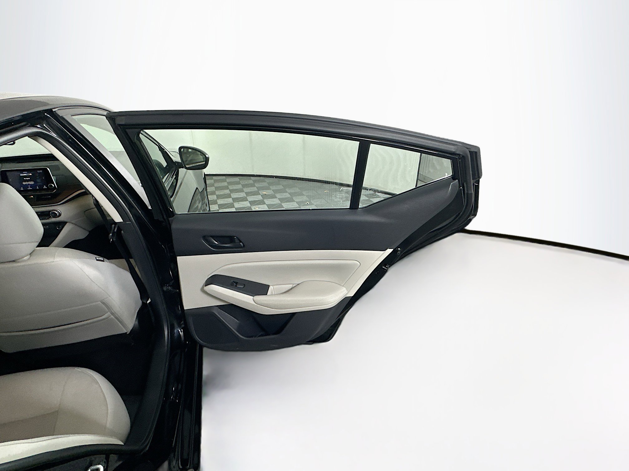 Used 2025 Nissan Altima 2.5 SV image 28