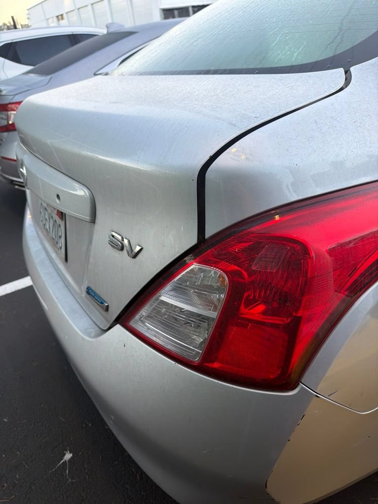 Used 2012 Nissan Versa SV FWD image 5