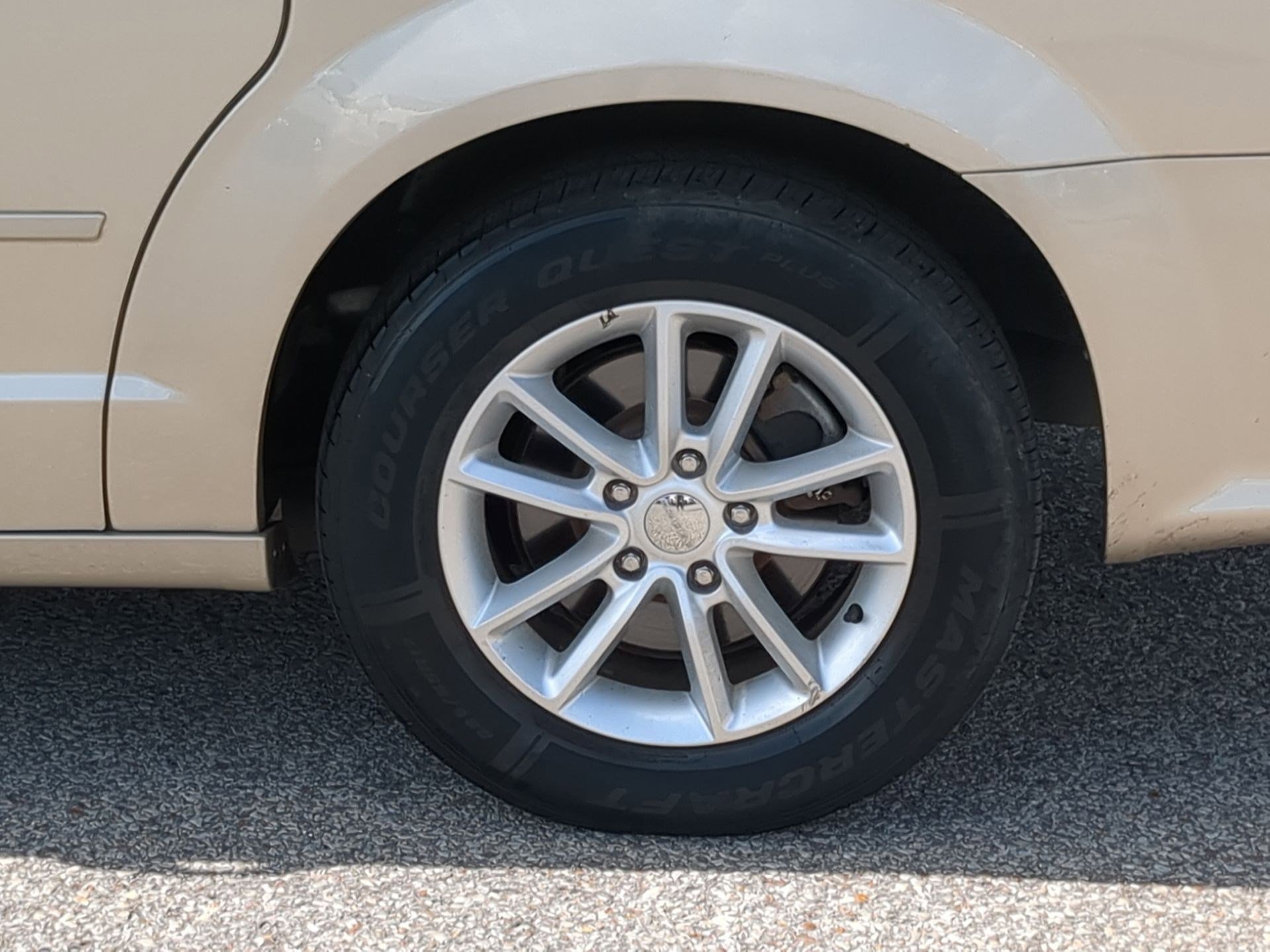 Used 2013 Dodge Grand Caravan SXT w/ UConnect Hands-Free Group FWD image 10