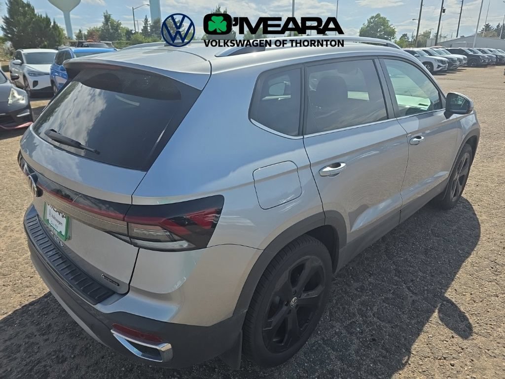 Used 2025 Volkswagen Taos SEL w/ Taos Adventure Package (SXB) AWD/4WD image 5