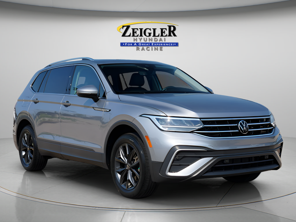 Used 2023 Volkswagen Tiguan SE w/ Panoramic Sunroof Package