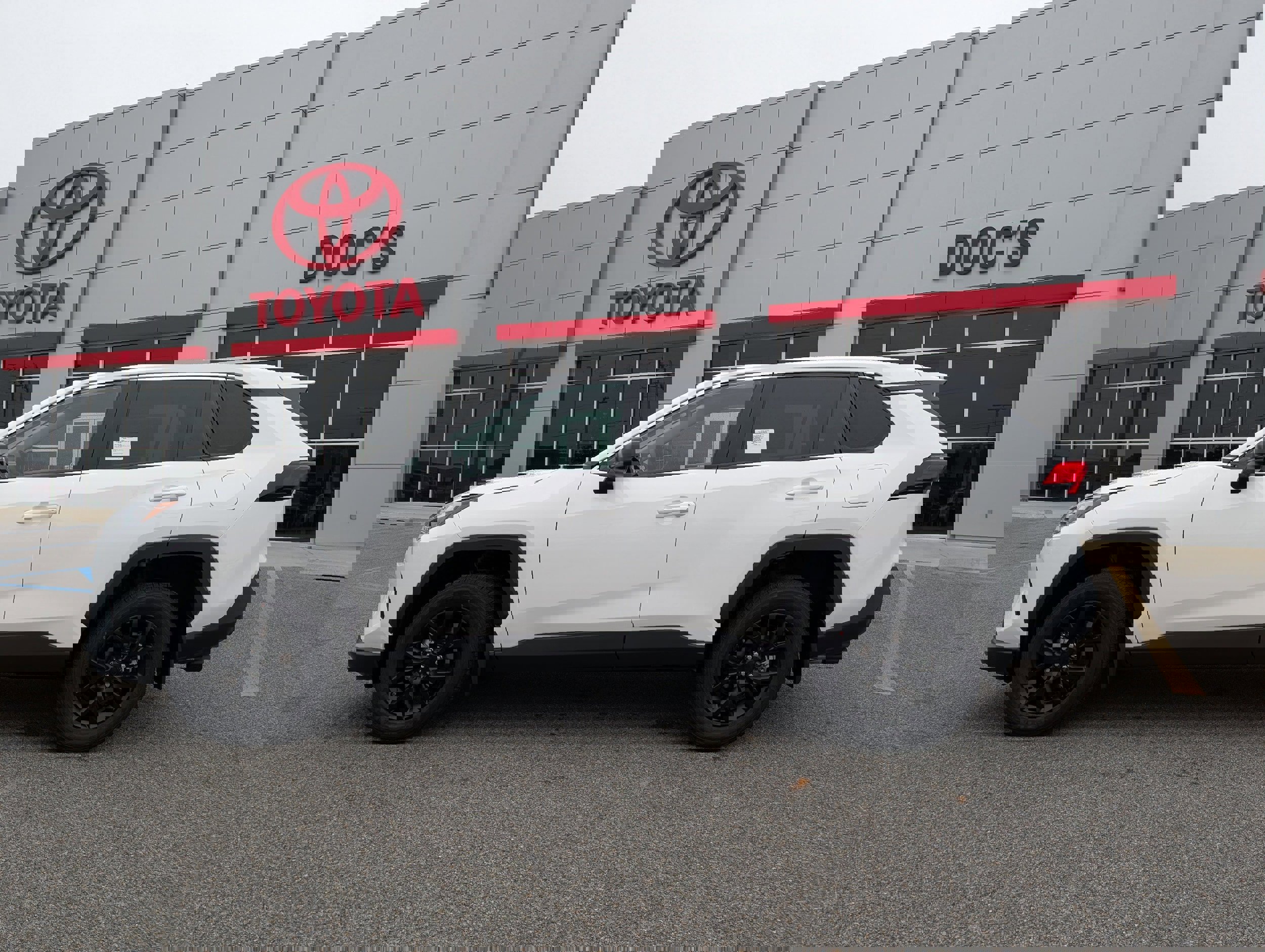 New 2025 Toyota RAV4 LE video 2