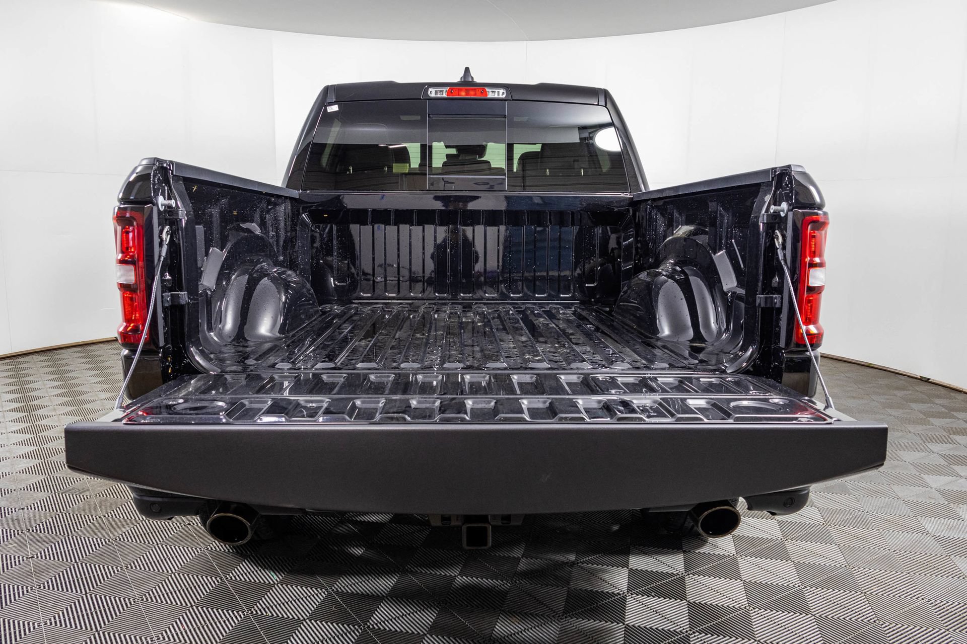 New 2026 RAM 1500 Laramie w/ Night Edition AWD/4WD image 45