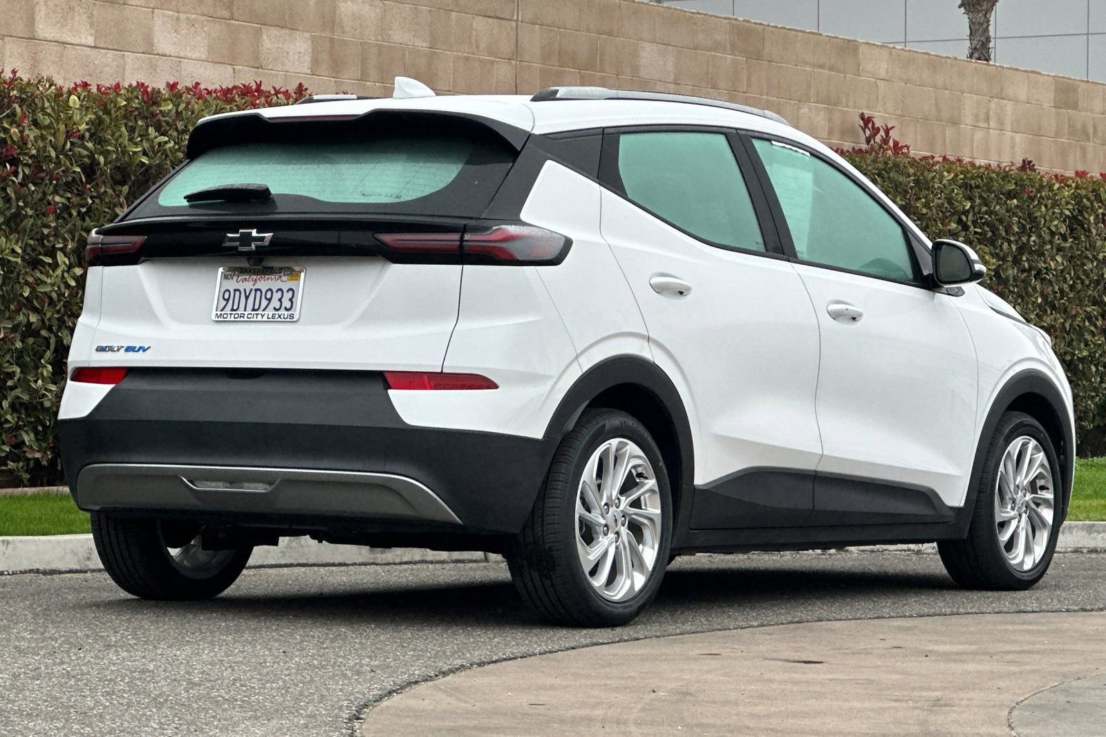 Used 2023 Chevrolet Bolt EUV LT FWD image 4