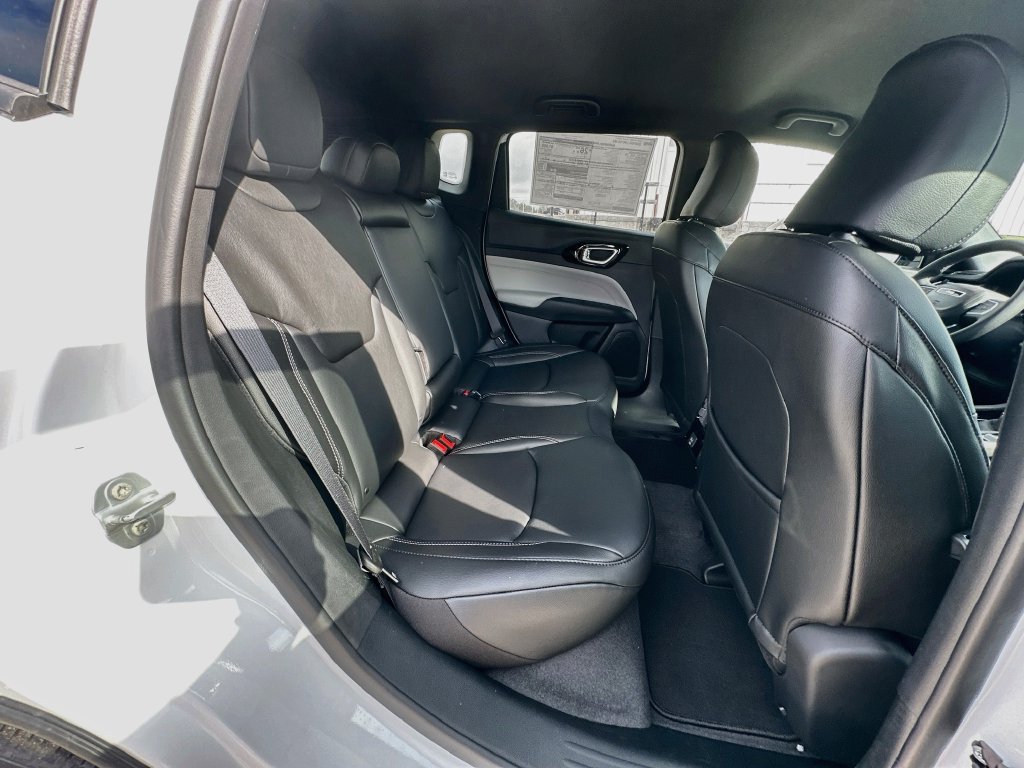 New 2026 Jeep Compass Limited AWD/4WD image 32
