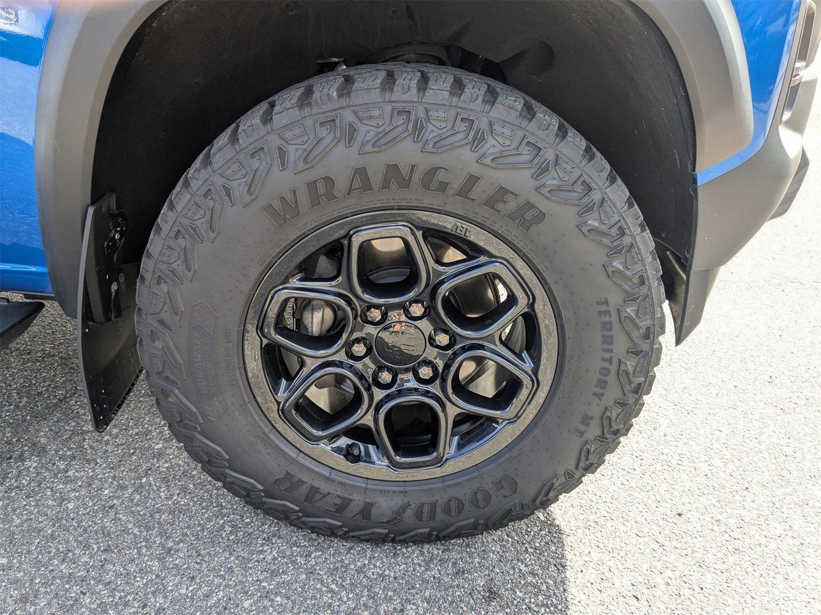 Used 2024 Chevrolet Colorado Trail Boss image 11