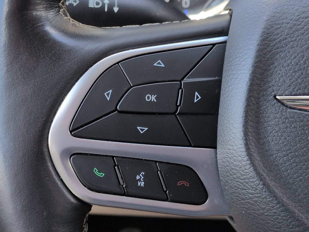 Used 2021 Chrysler Pacifica Touring-L w/ Premium & Safety Sphere Group FWD image 27