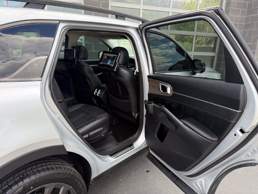 Used 2022 Kia Sorento SX Prestige AWD/4WD image 42