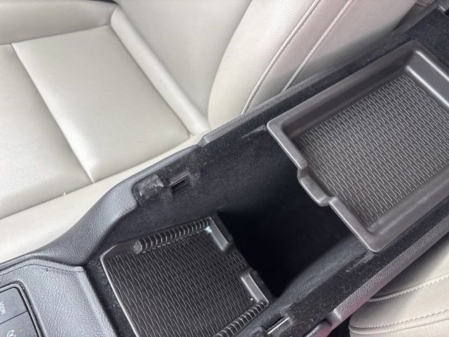 Used 2019 Cadillac XT4 Luxury w/ Cold Weather Package FWD image 27
