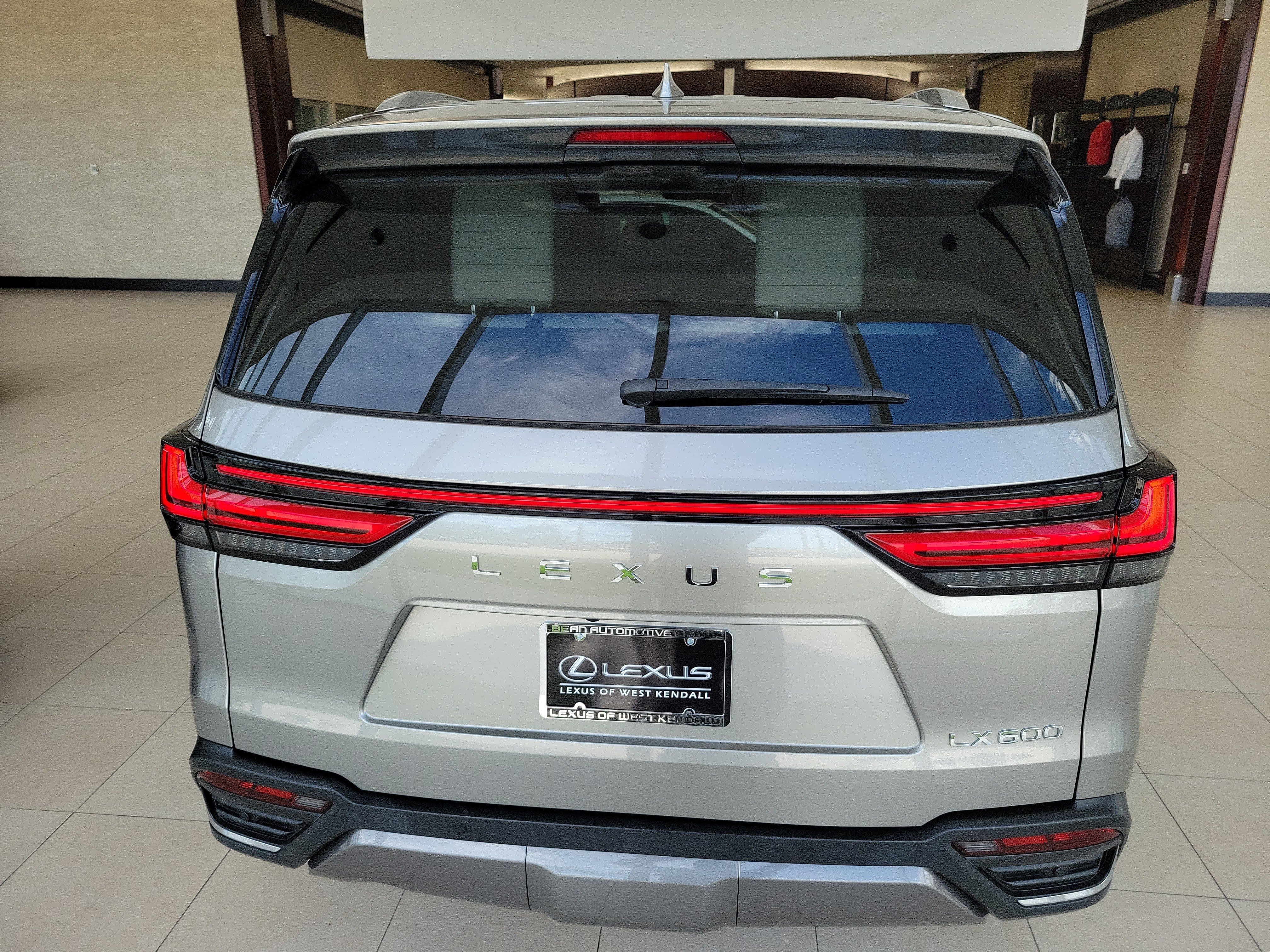 Used 2022 Lexus LX 600 4WD w/ Accessory Package (Z1) image 7