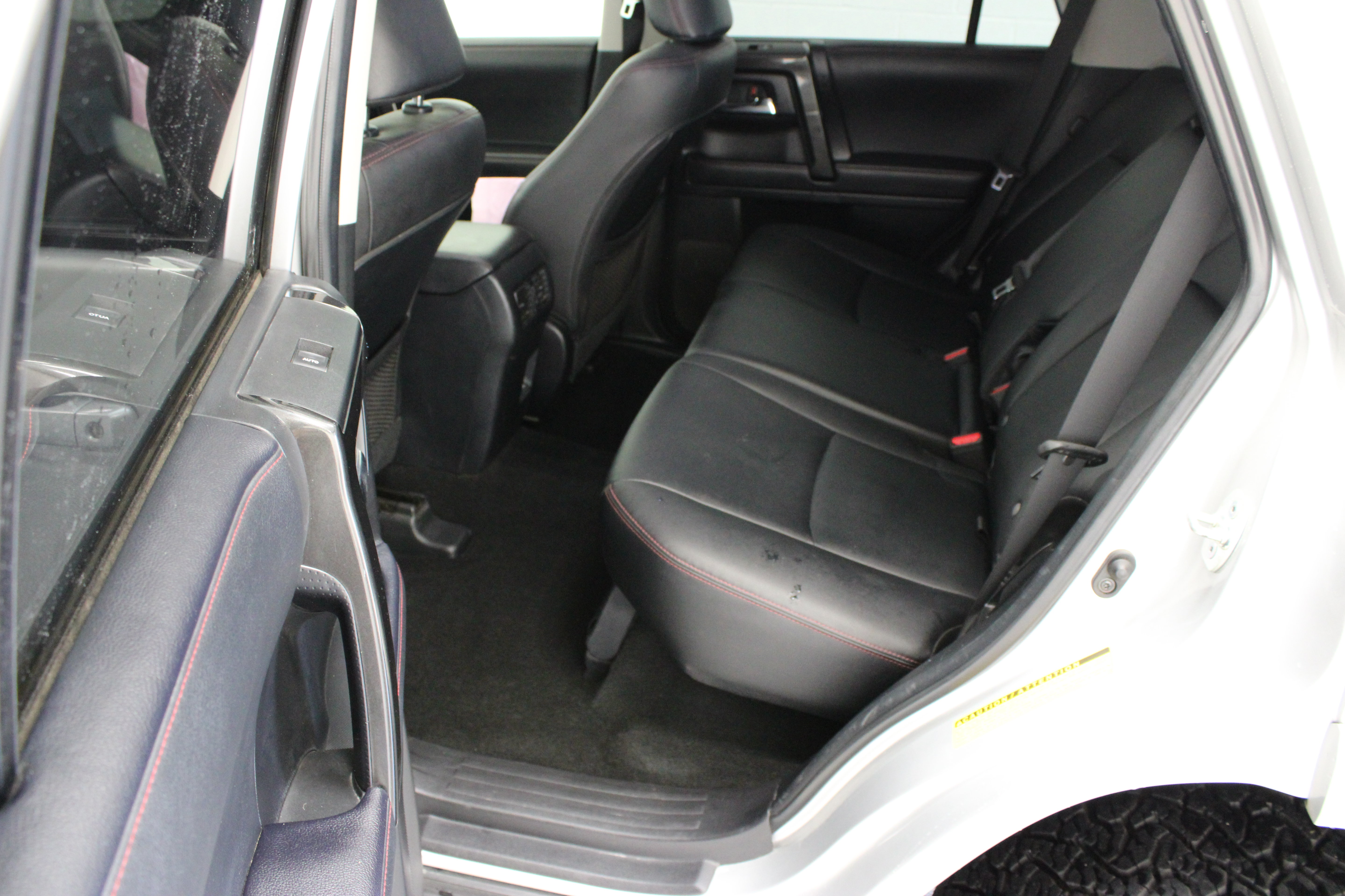 Used 2023 Toyota 4Runner TRD Off-Road Premium w/ Moonroof Package AWD/4WD image 31