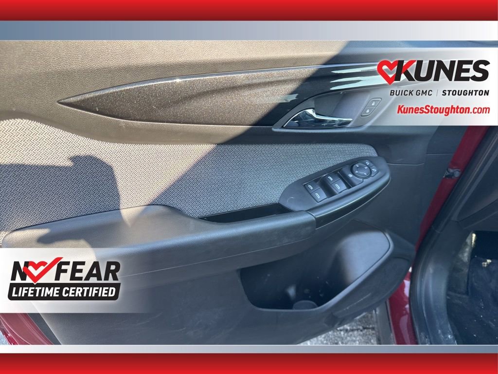 Used 2025 Chevrolet TrailBlazer LT w/ Driver Confidence Package image 18