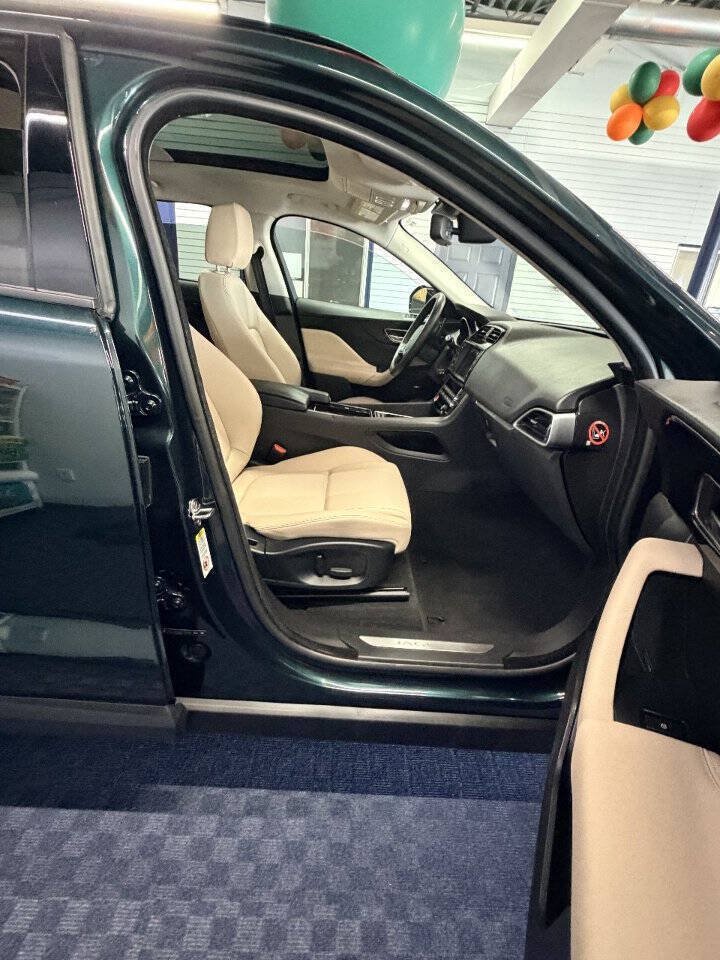 Used 2018 Jaguar F-PACE Premium AWD/4WD image 21