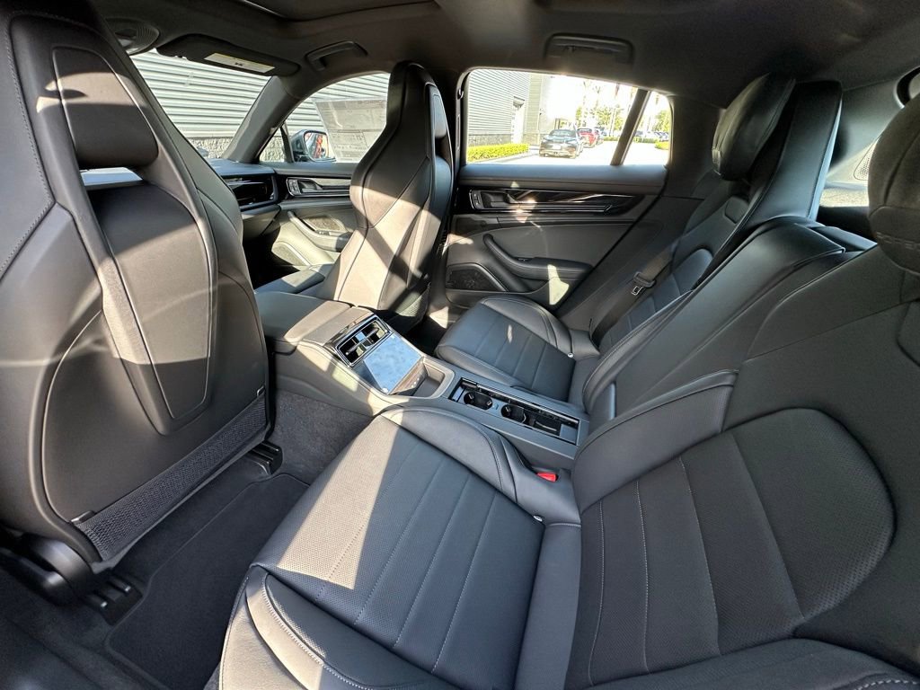 Used 2026 Porsche Panamera RWD image 35