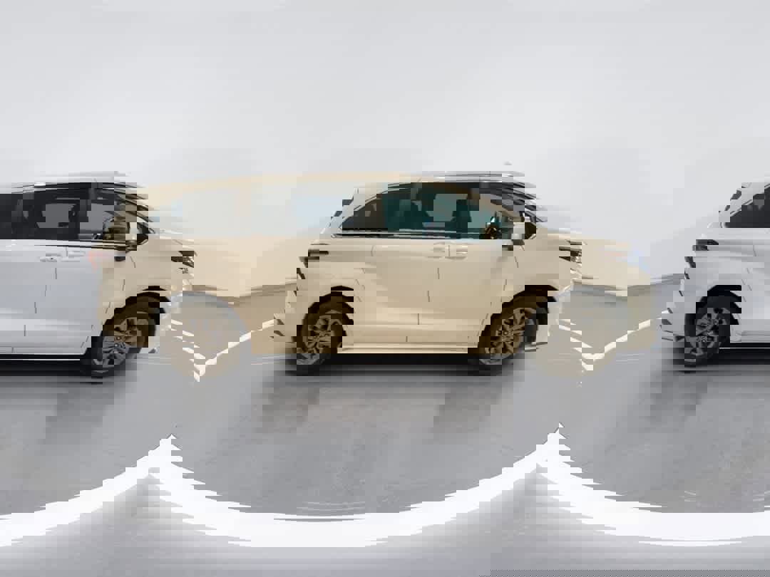 Used 2023 Toyota Sienna LE image 9