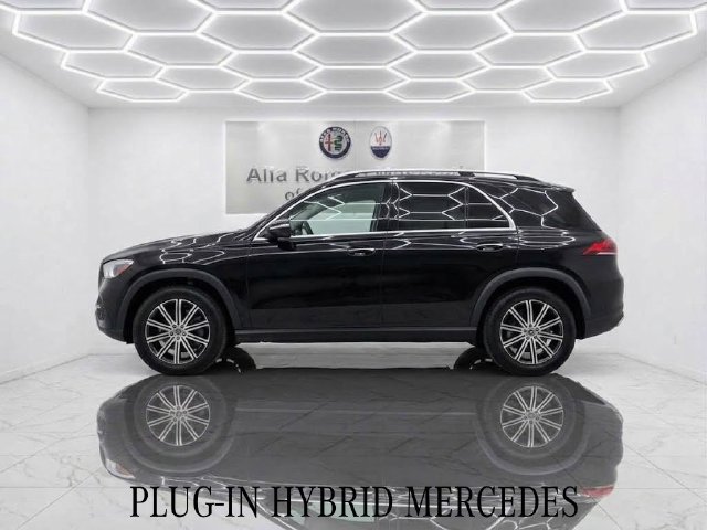 Used 2025 Mercedes-Benz GLE 450e 4MATIC image 4