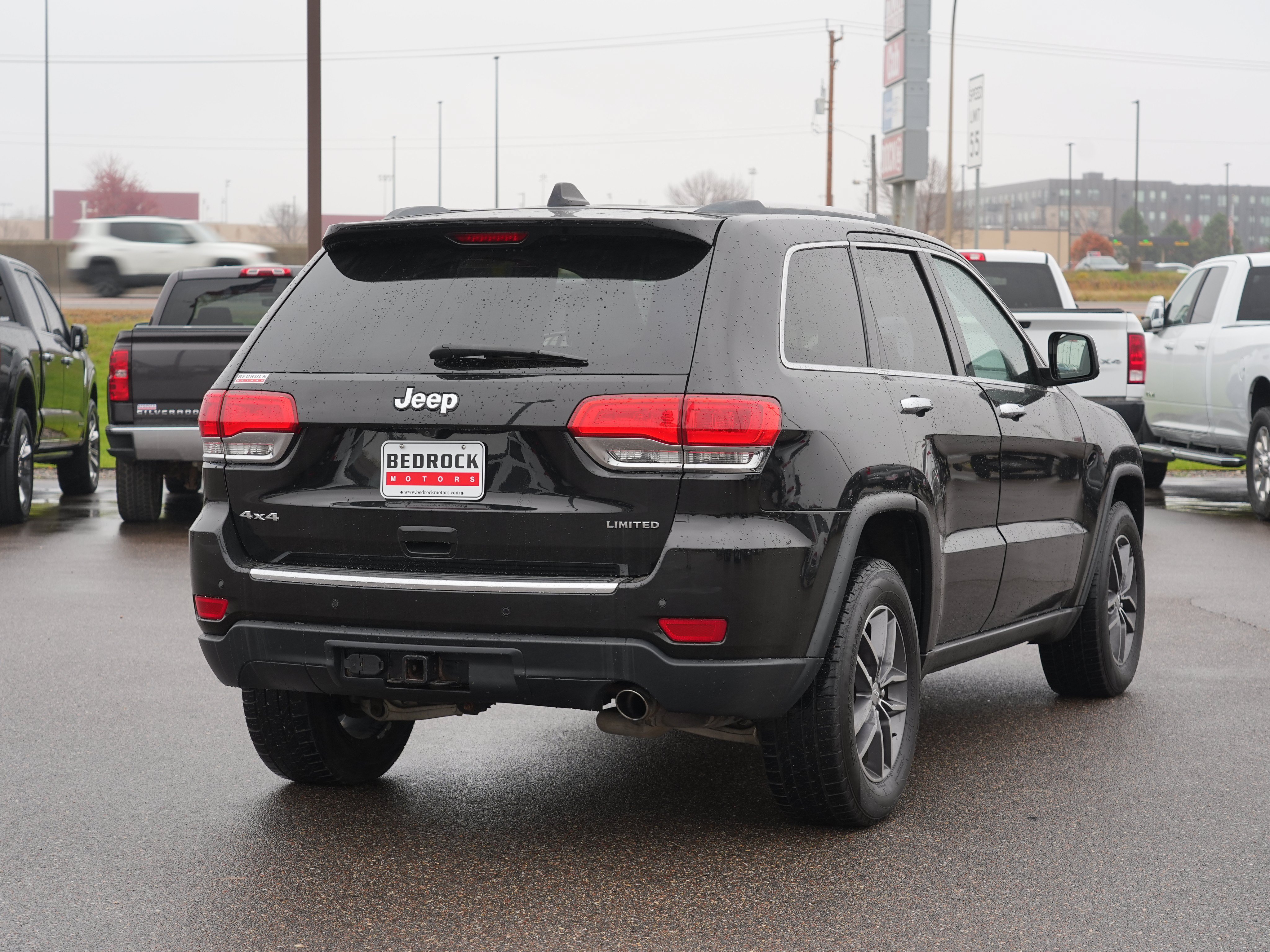 Used 2017 Jeep Grand Cherokee Limited w/ Luxury Group II AWD/4WD image 3
