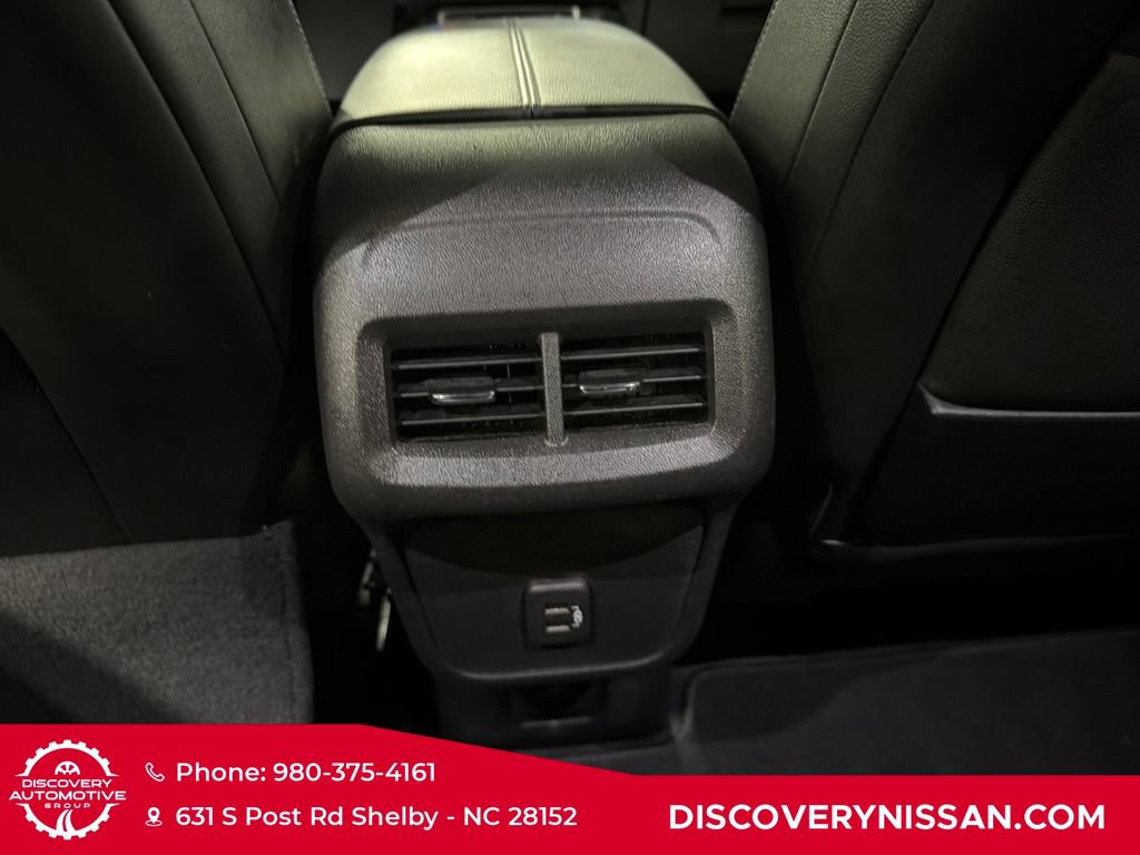Used 2024 GMC Terrain SLT AWD/4WD image 33
