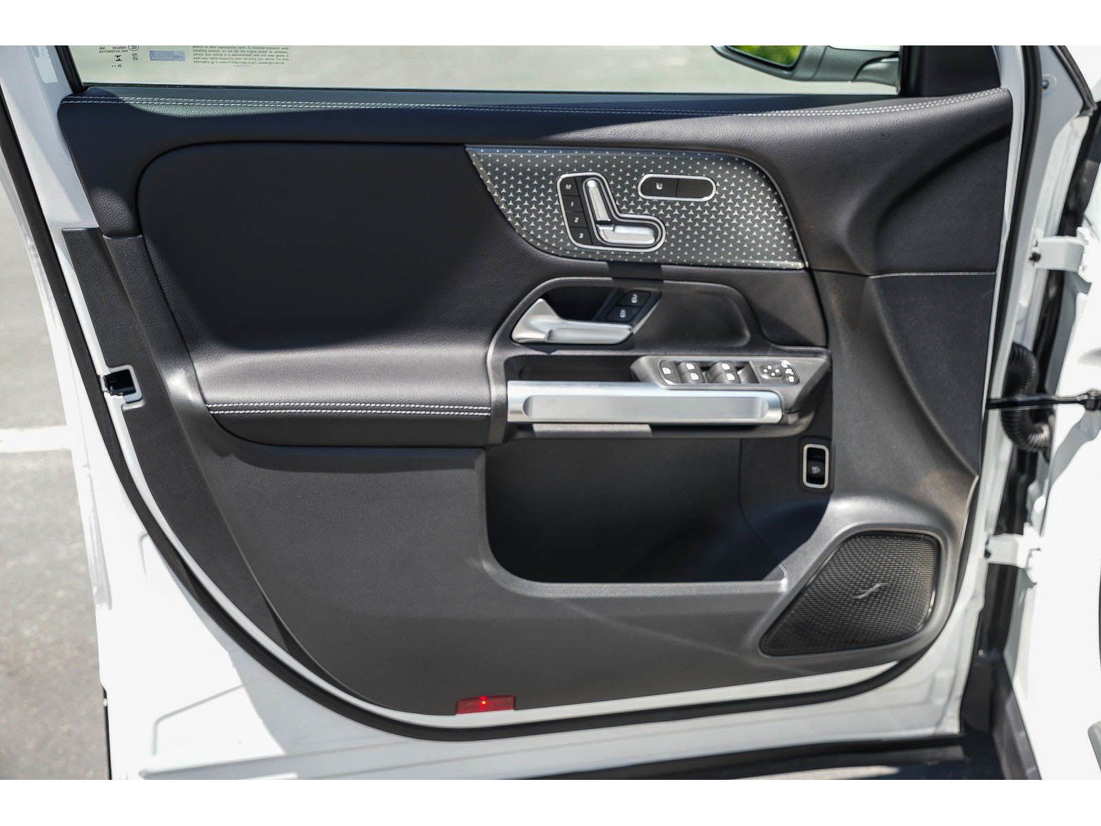 New 2026 Mercedes-Benz GLB 250 4MATIC image 19