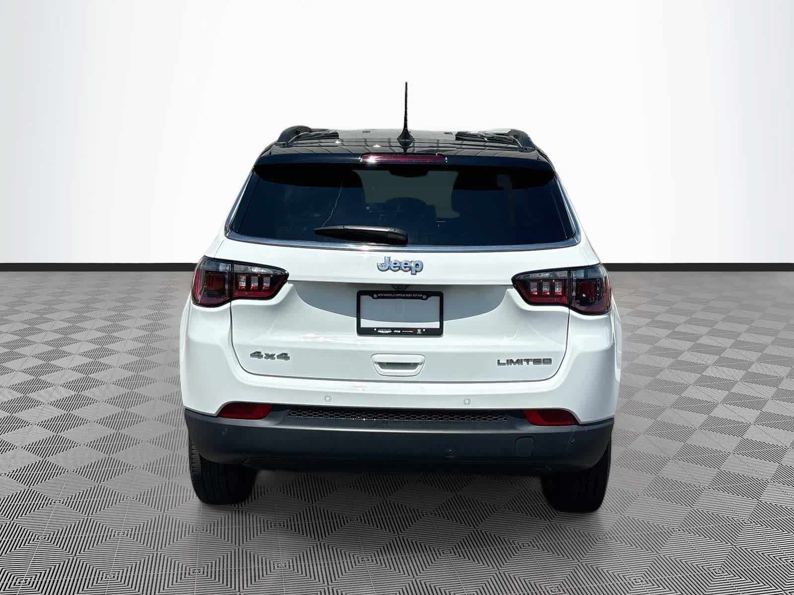 Used 2025 Jeep Compass Limited AWD/4WD image 6