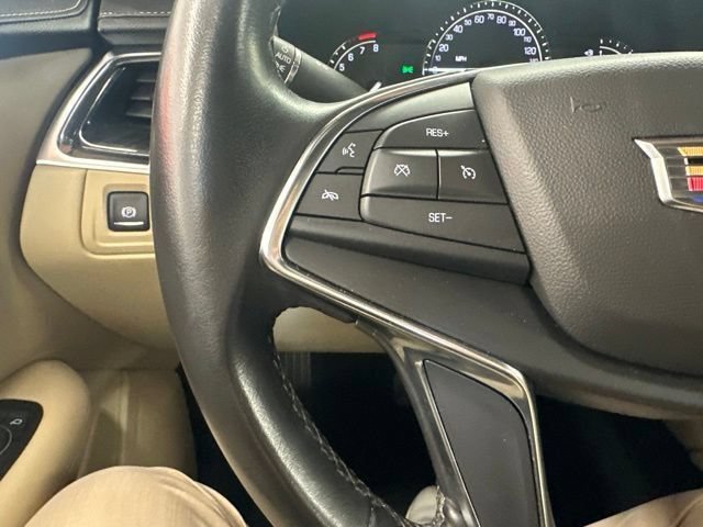 Used 2019 Cadillac XT5 FWD image 6