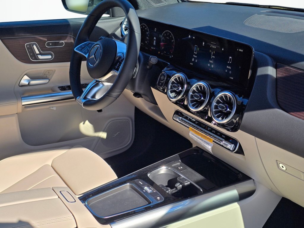 New 2026 Mercedes-Benz GLA 250 4MATIC image 26