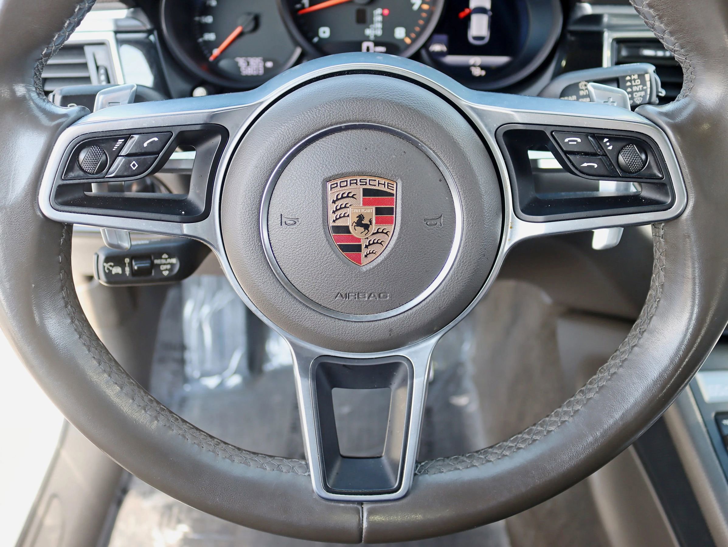 Used 2018 Porsche Macan Sport Edition AWD/4WD image 18