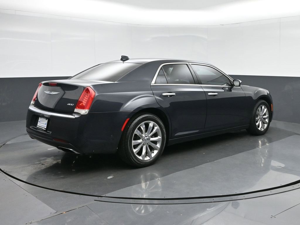 Used 2018 Chrysler 300 Limited image 7
