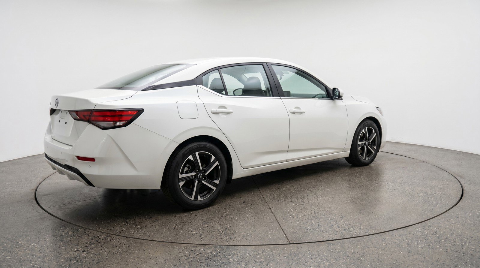 Used 2025 Nissan Sentra SV FWD image 9