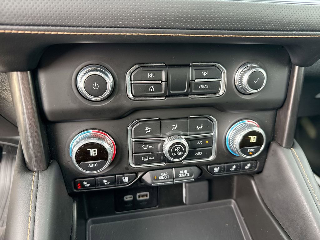 Used 2024 GMC Yukon XL AT4 w/ AT4 Premium Package image 13