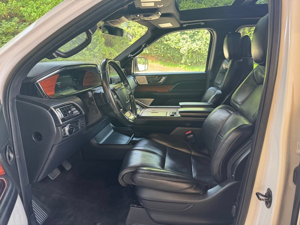 Used 2018 Lincoln Navigator L Reserve w/ Technology Package AWD/4WD image 9