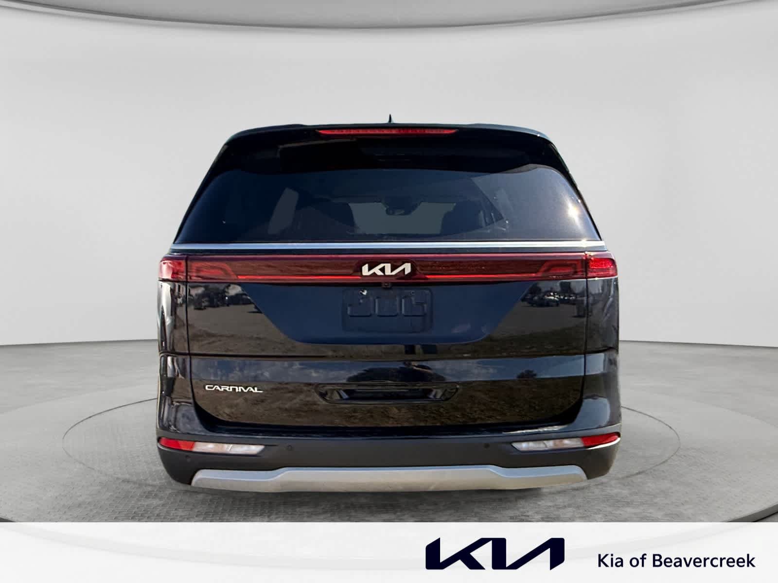 Used 2023 Kia Carnival LX FWD image 6