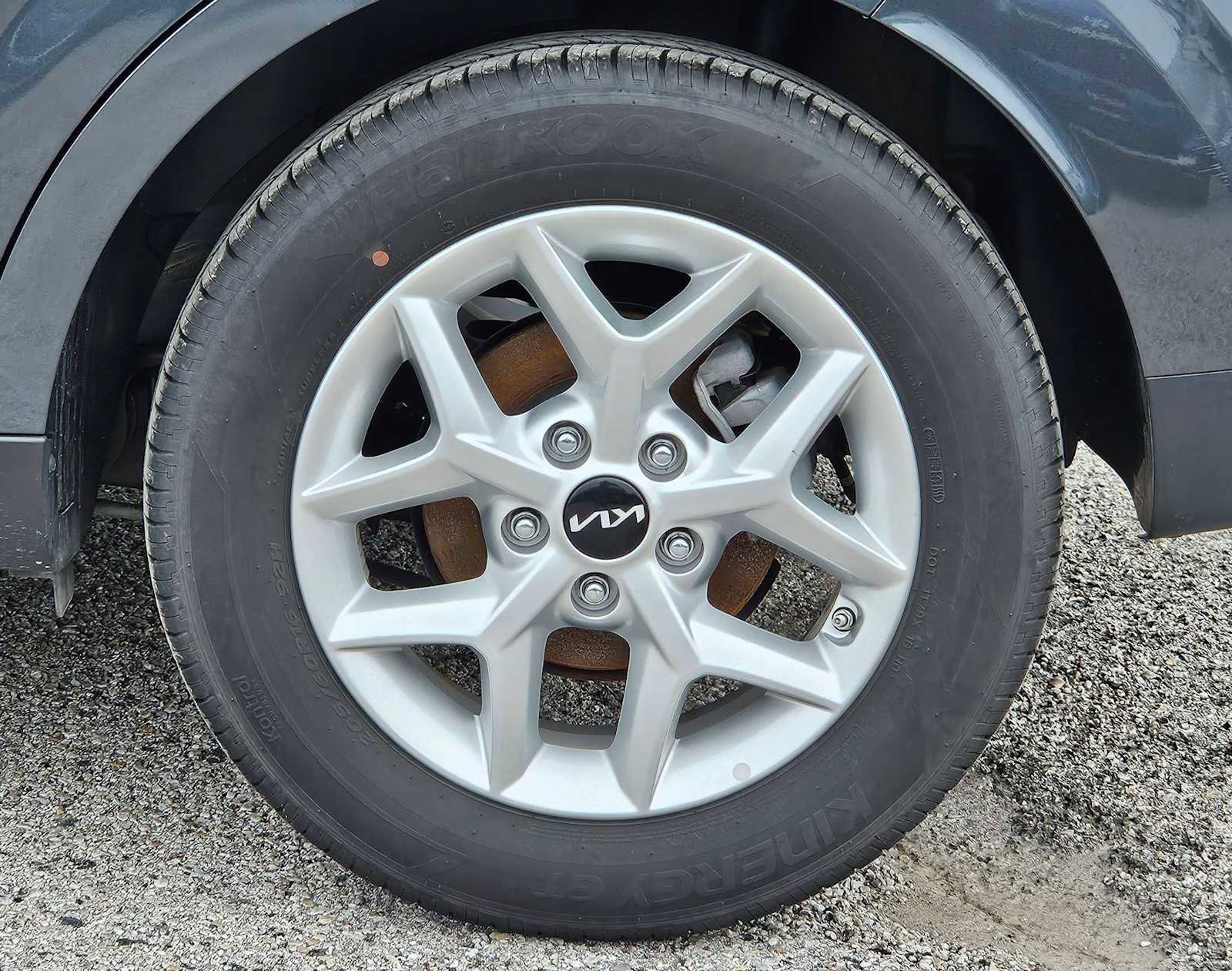 Used 2025 Kia Soul LX FWD image 13