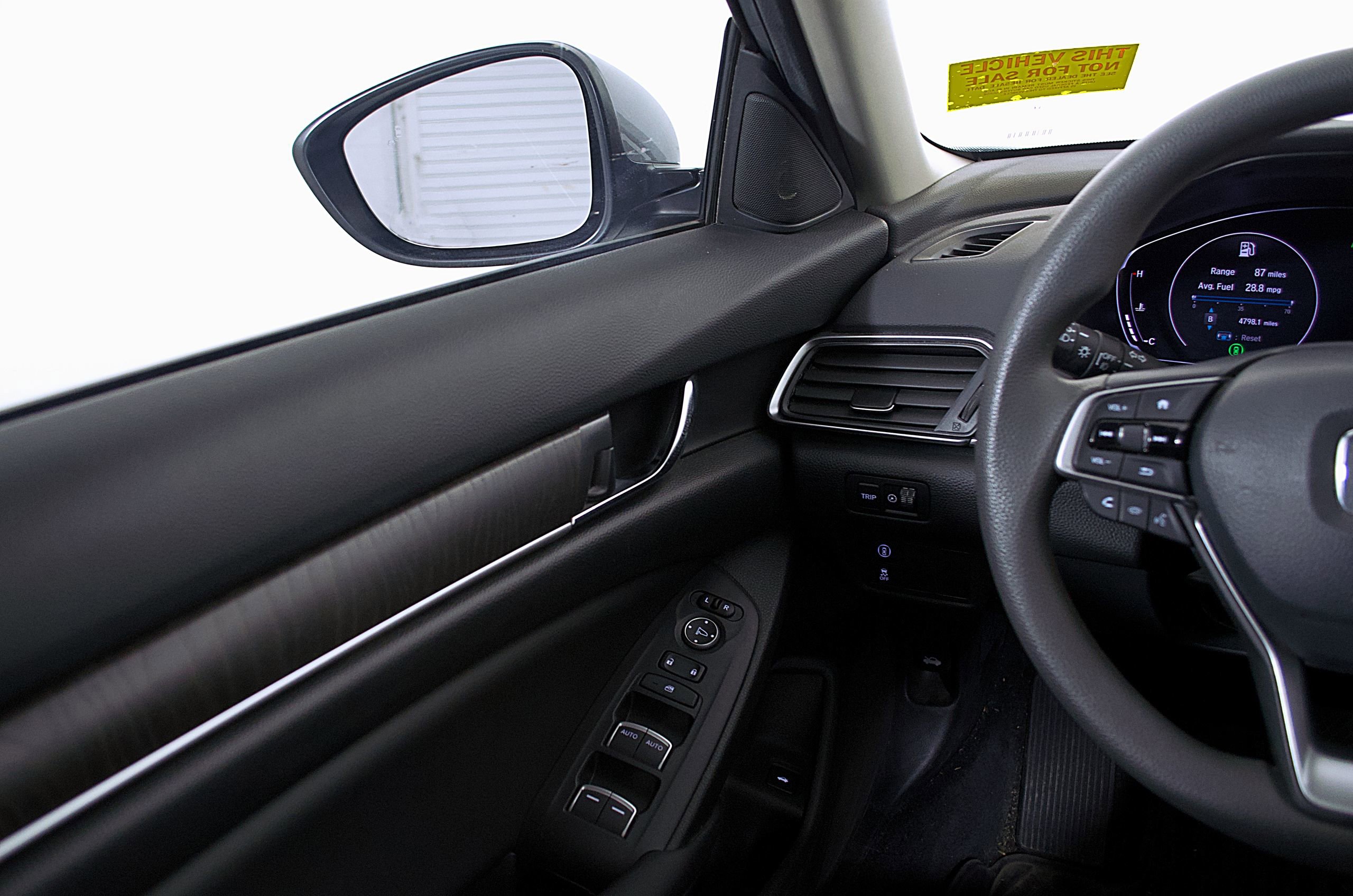 Used 2018 Honda Accord EX image 18