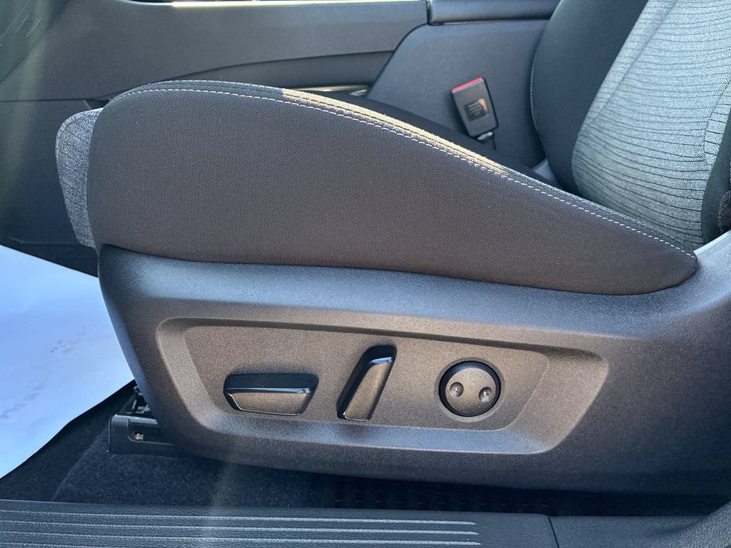 Used 2023 Nissan Rogue SV AWD/4WD image 11