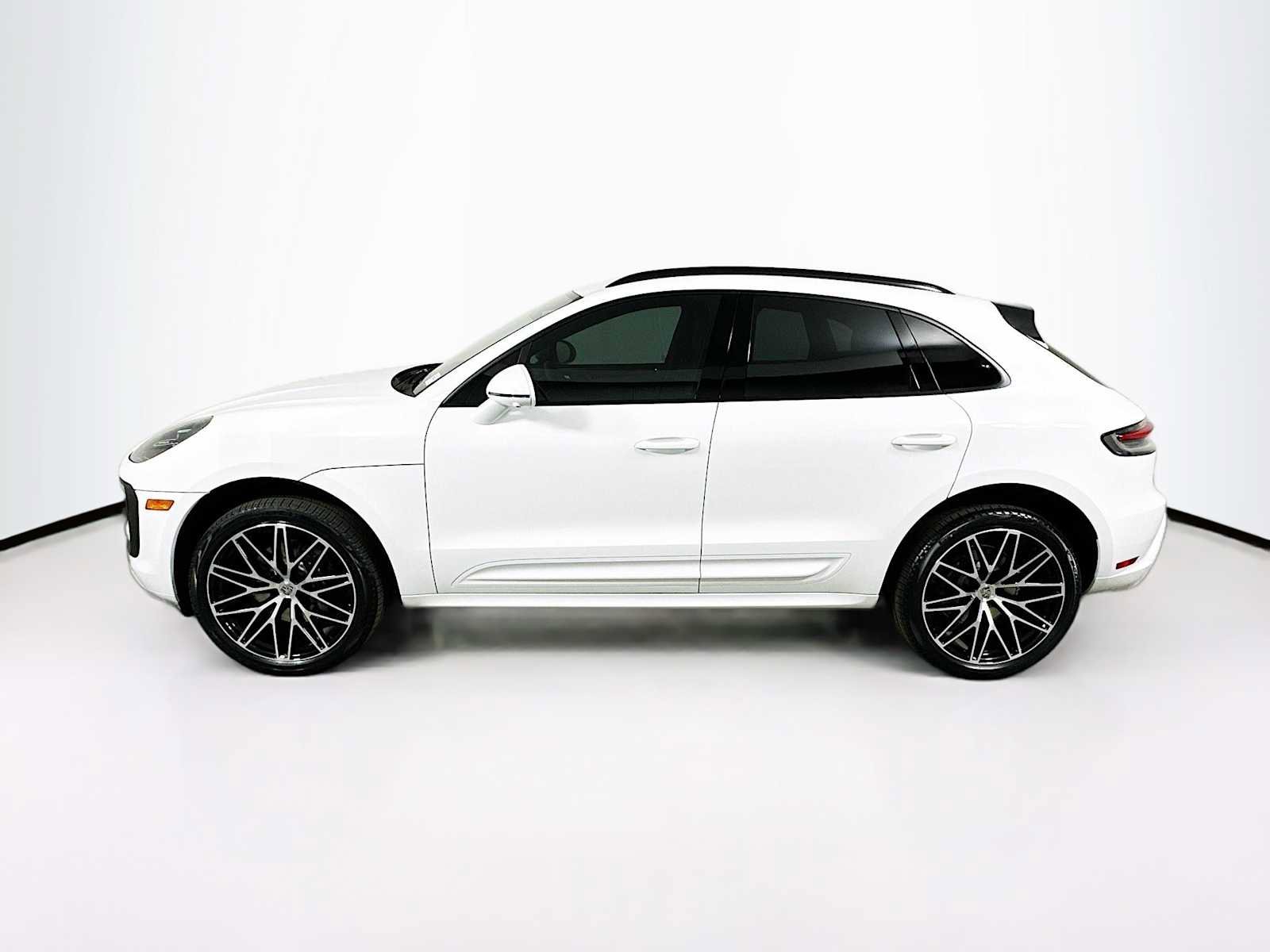 New 2026 Porsche Macan AWD/4WD image 2