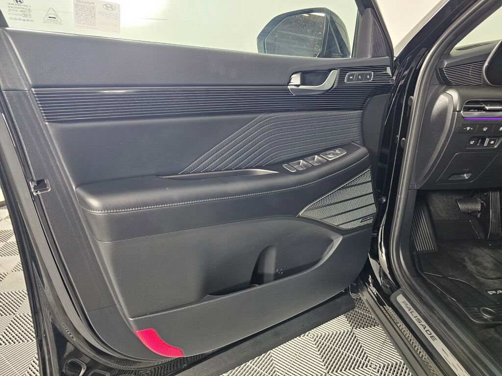 Used 2025 Hyundai Palisade Calligraphy AWD/4WD image 18