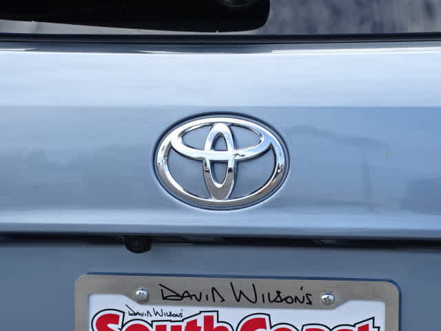 Used 2023 Toyota Highlander Limited FWD image 9