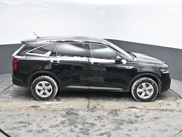 Used 2023 Kia Sorento LX image 32
