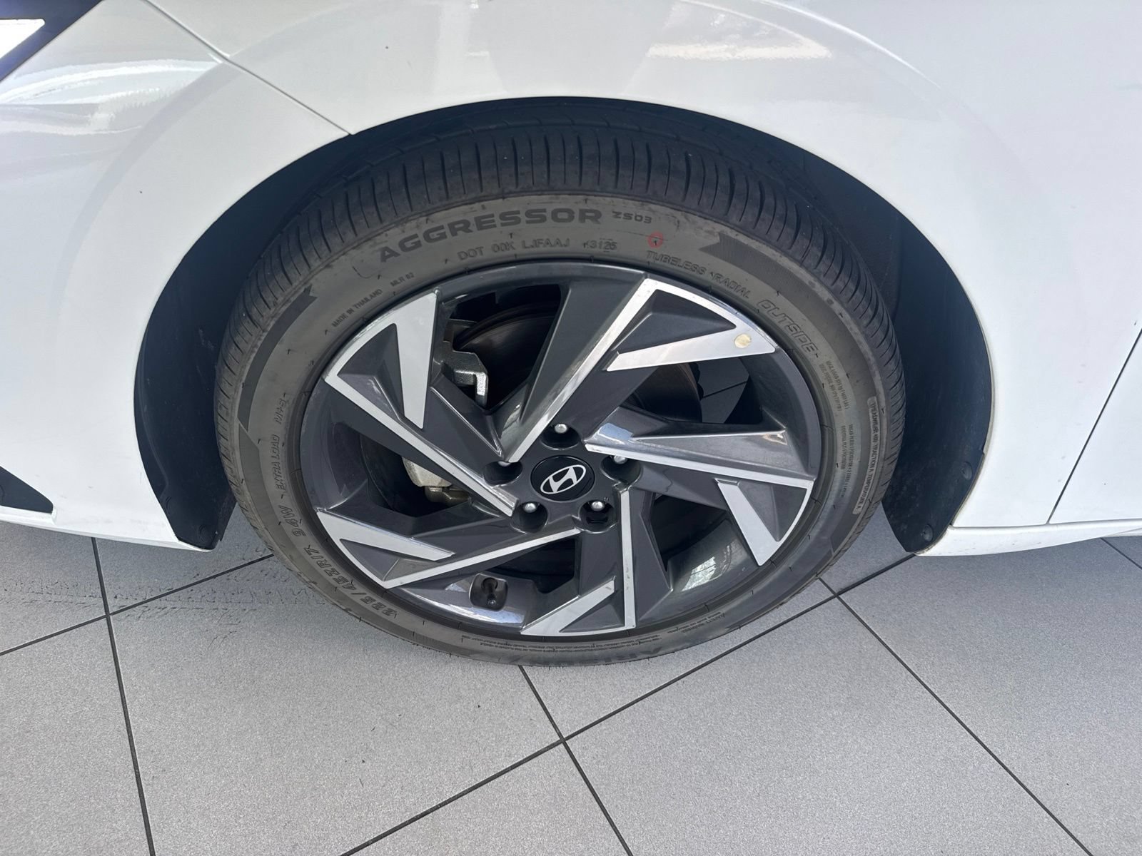 Used 2025 Hyundai Elantra SEL FWD image 13