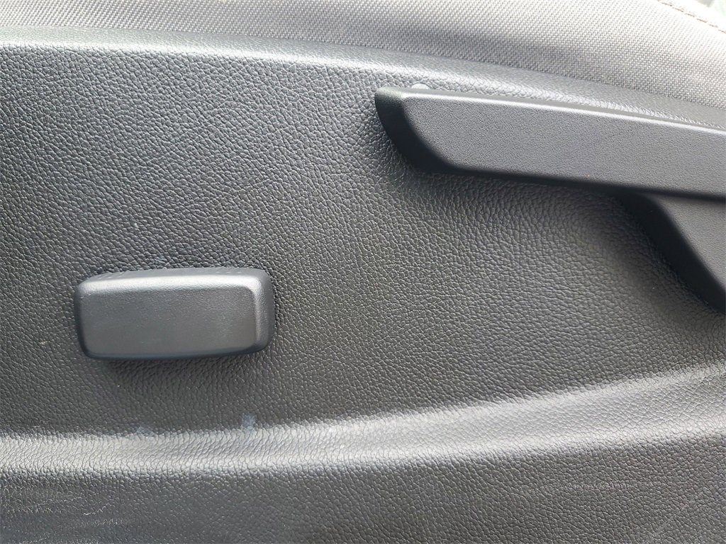 Used 2016 Chevrolet Colorado LT image 15